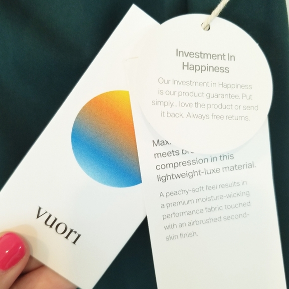 Vuori Women's One Shot Tennis Dress Breathable Active built in Shorts Ru… - Picture 9 of 14